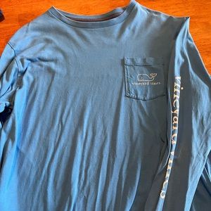 Vineyard vines long sleeve shirt extra-large. Good condition